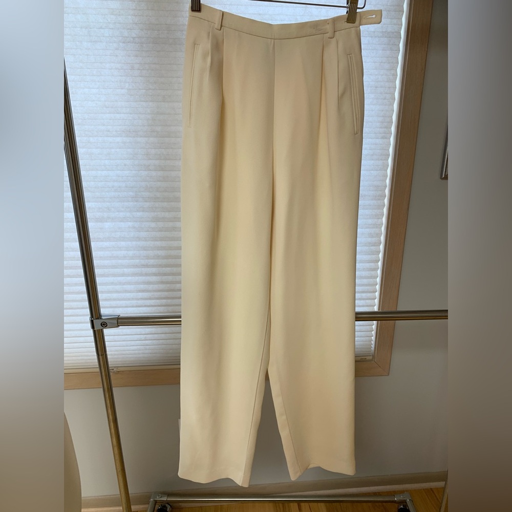 Liz Claiborne Ladies Lined Dress Pants Size4 See pic of small unnoticeable stain